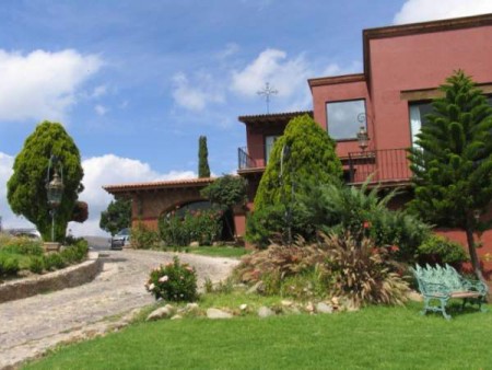 Misión Casa Colorada